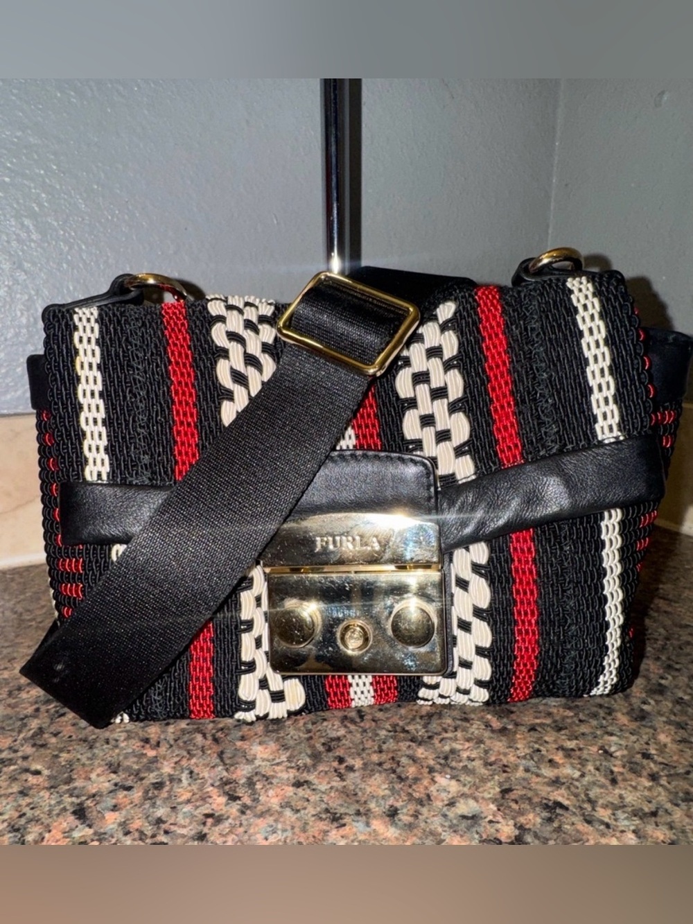 FURLA Metropolis RARE!!!
Woven Stripe Crossbody
Shoulder Bag